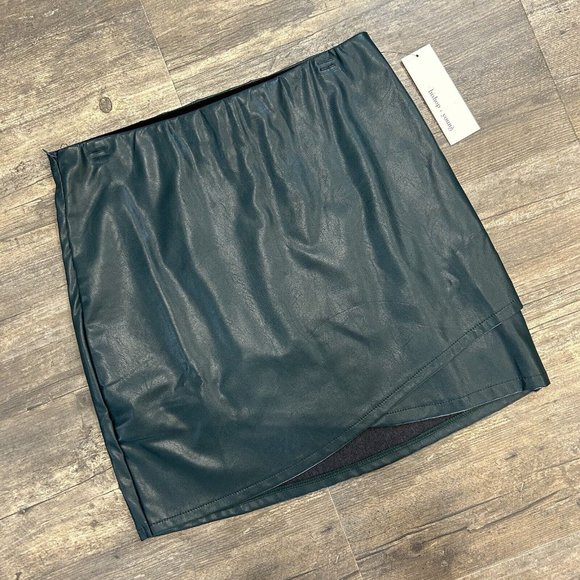 BISHOP + YOUNG Anthropologie VEGAN LEATHER Mini Skirt Black/Jade NWT - Picture 1 of 10